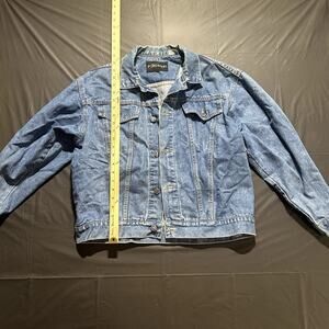 No Strings Attached Denim Jacket Men’s Medium Blue Wash Trucker Jean Jacket